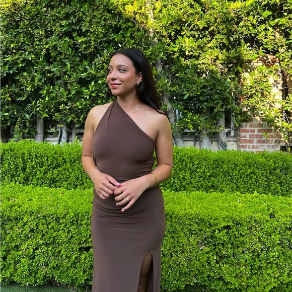 Club L London Chocolate brown one shoulder maxi dress with open back detail - Picture 7 of 9